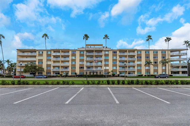 1200 N SHORE DRIVE NE 205, St Petersburg, FL 33701