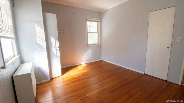 840 Seaman Avenue E 2W, Baldwin, NY 11510