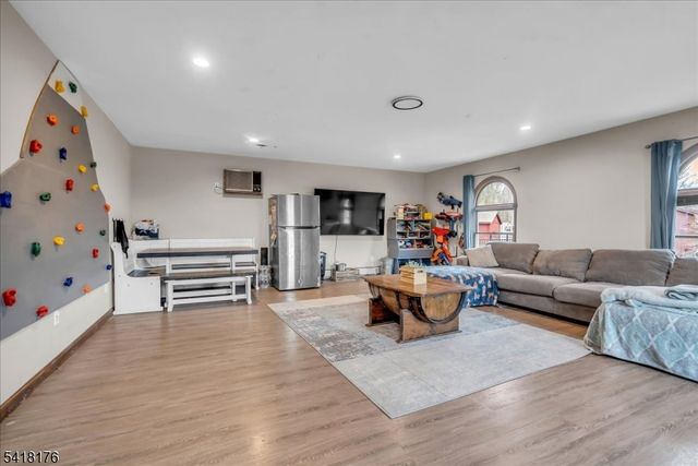 40 Alvin Rd, West Milford Twp., NJ 07480