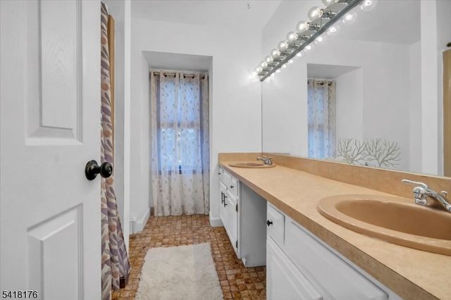 40 Alvin Rd, West Milford Twp., NJ 07480