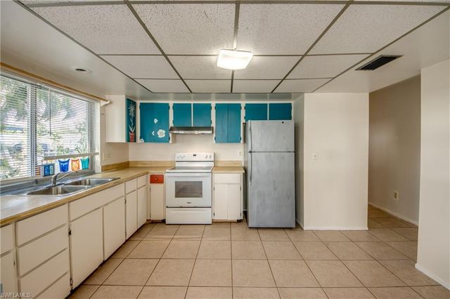 1384 Sourwood CT, North Fort Myers, FL 33917