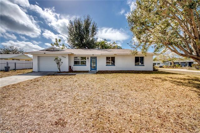 1384 Sourwood CT, North Fort Myers, FL 33917