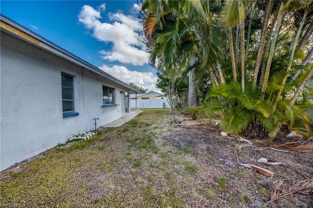 1384 Sourwood CT, North Fort Myers, FL 33917