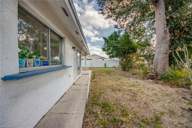 1384 Sourwood CT, North Fort Myers, FL 33917