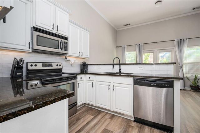 1761 Liberty Parkway, Atlanta, GA 30318