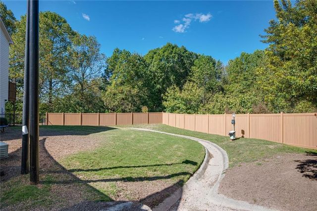 1761 Liberty Parkway, Atlanta, GA 30318