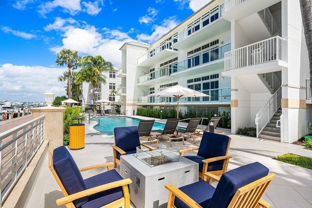 180 Lake Drive 2-302, Palm Beach Shores, FL 33404