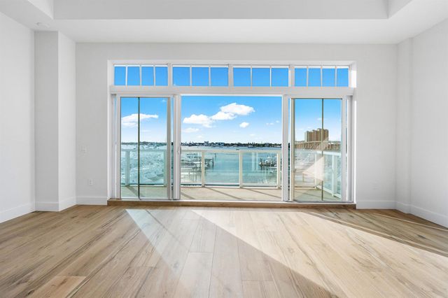 180 Lake Drive 2-302, Palm Beach Shores, FL 33404