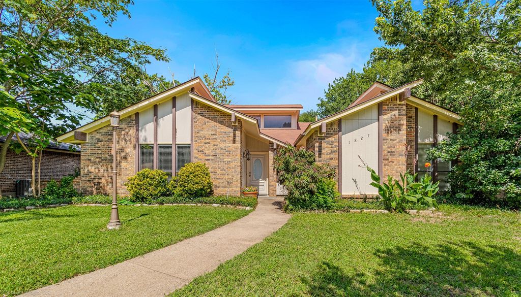 1827 Hillcroft Drive, Duncanville, TX 75137