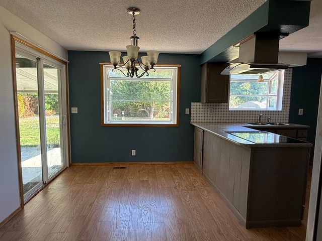 1905 S Calvin Rd, Veradale, WA 99037