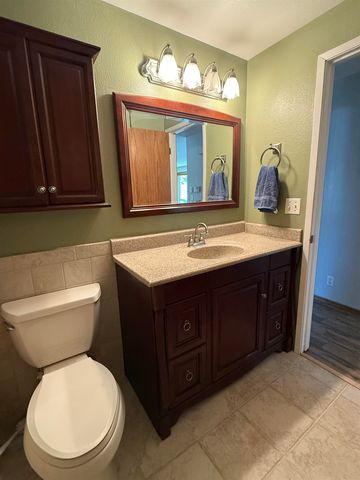 1905 S Calvin Rd, Veradale, WA 99037