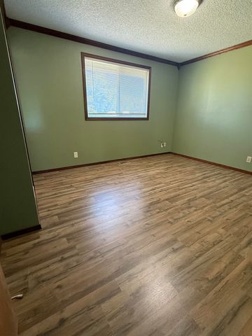 1905 S Calvin Rd, Veradale, WA 99037