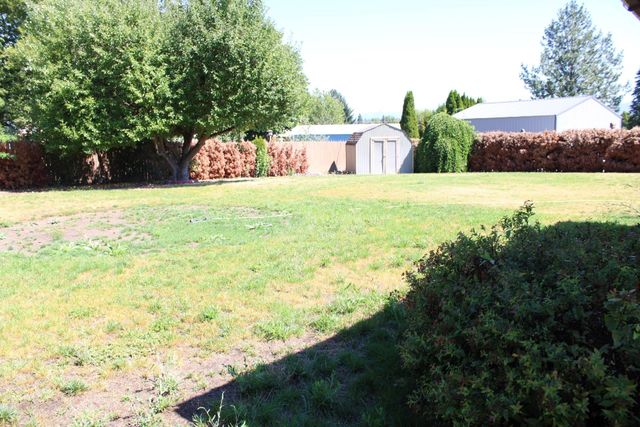 1905 S Calvin Rd, Veradale, WA 99037