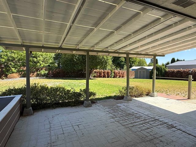 1905 S Calvin Rd, Veradale, WA 99037