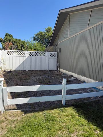 1905 S Calvin Rd, Veradale, WA 99037