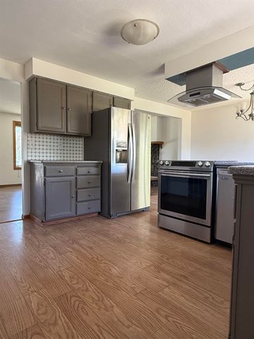 1905 S Calvin Rd, Veradale, WA 99037