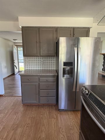 1905 S Calvin Rd, Veradale, WA 99037