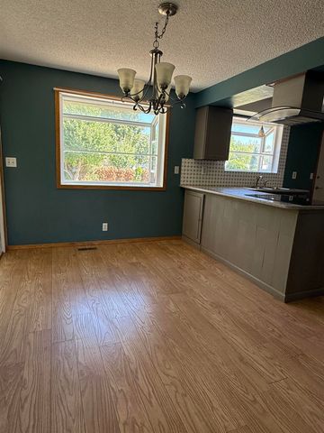 1905 S Calvin Rd, Veradale, WA 99037