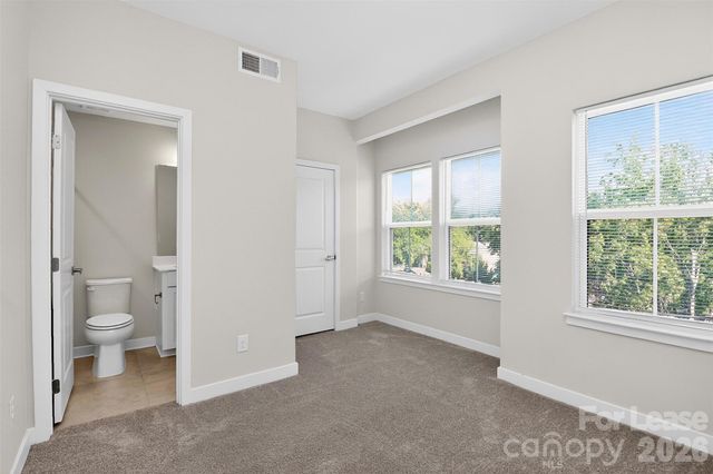 948 Broad River Lane, Charlotte, NC 28211