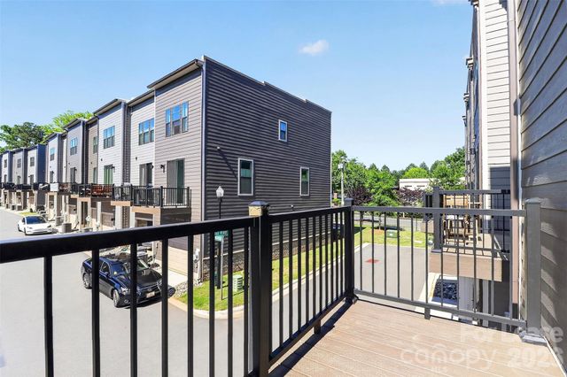 948 Broad River Lane, Charlotte, NC 28211