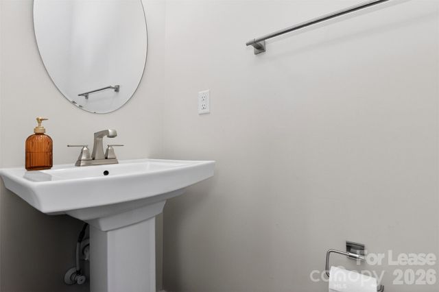 948 Broad River Lane, Charlotte, NC 28211