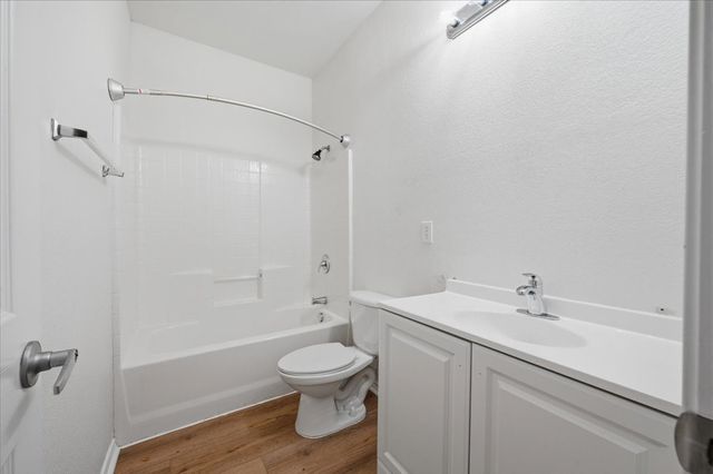7304 Summit Parc Drive, Dallas, TX 75249