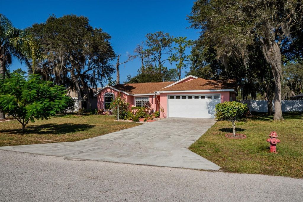 11315 LAKE DRIVE, Leesburg, FL 34788