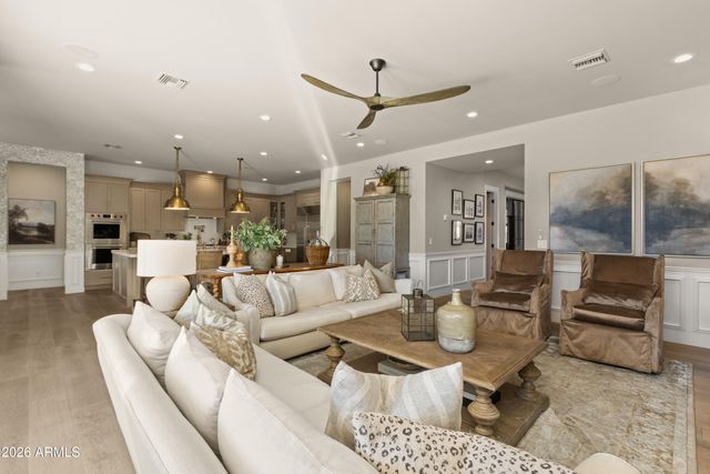 509 E HAYWARD Avenue, Phoenix, AZ 85020