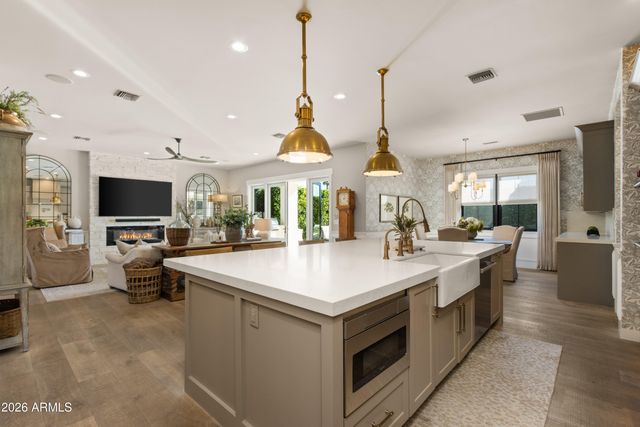 509 E HAYWARD Avenue, Phoenix, AZ 85020