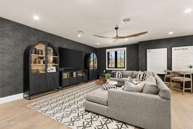 509 E HAYWARD Avenue, Phoenix, AZ 85020