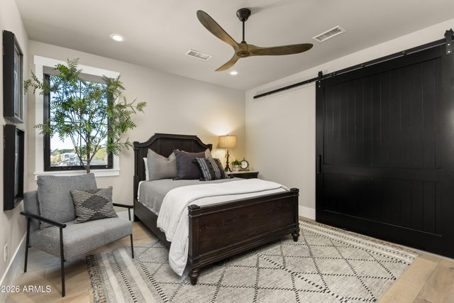 509 E HAYWARD Avenue, Phoenix, AZ 85020