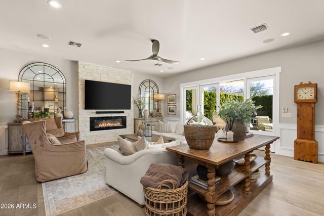 509 E HAYWARD Avenue, Phoenix, AZ 85020