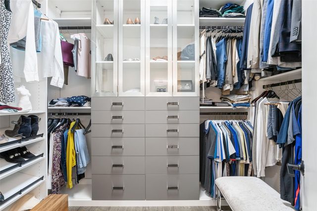 800 Embassy DR 605, Austin, TX 78702