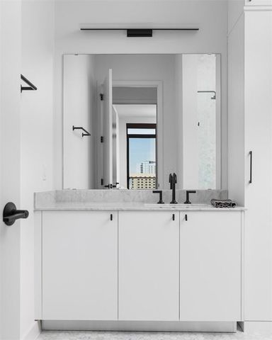 800 Embassy DR 605, Austin, TX 78702