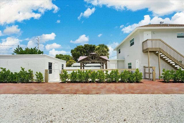 305 Cypress Drive E 1,2,3,4,5, Lake Park, FL 33403