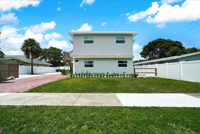 305 Cypress Drive E 1,2,3,4,5, Lake Park, FL 33403