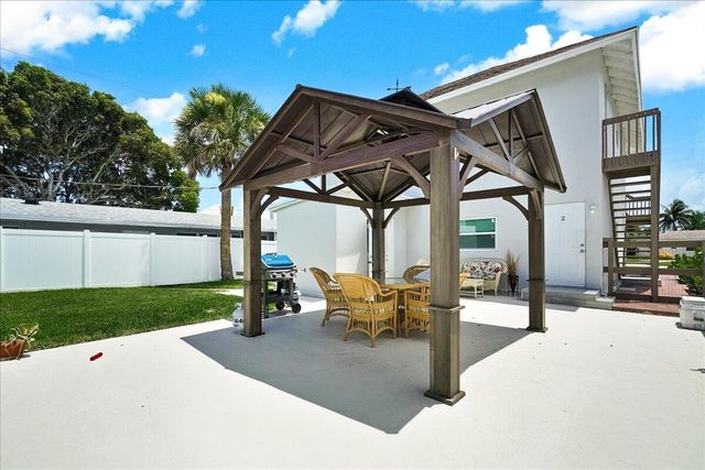 305 Cypress Drive E 1,2,3,4,5, Lake Park, FL 33403