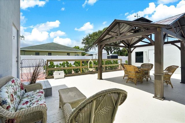 305 Cypress Drive E 1,2,3,4,5, Lake Park, FL 33403
