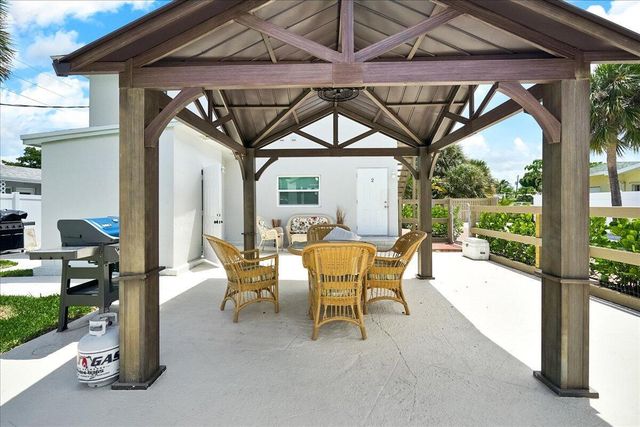 305 Cypress Drive E 1,2,3,4,5, Lake Park, FL 33403