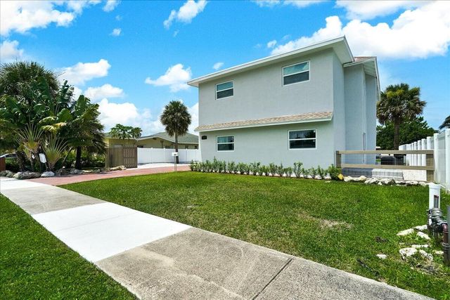 305 Cypress Drive E 1,2,3,4,5, Lake Park, FL 33403