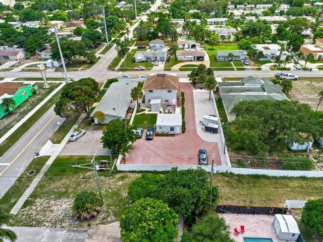 305 Cypress Drive E 1,2,3,4,5, Lake Park, FL 33403