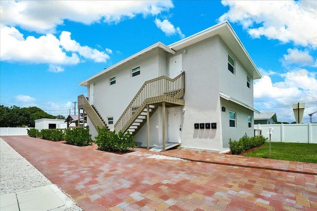 305 Cypress Drive E 1,2,3,4,5, Lake Park, FL 33403