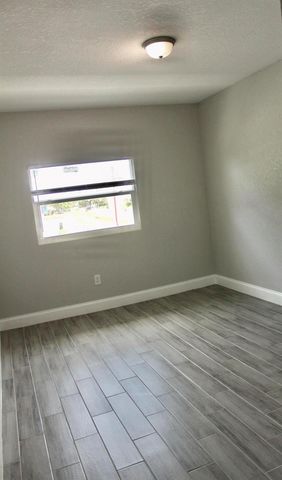 305 Cypress Drive E 1,2,3,4,5, Lake Park, FL 33403