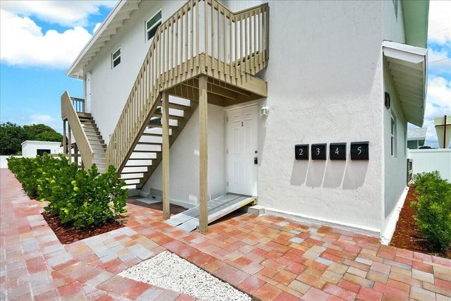 305 Cypress Drive E 1,2,3,4,5, Lake Park, FL 33403