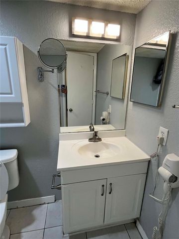 2700 COCONUT BAY LANE 2C, Sarasota, FL 34237