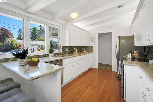 278 Saint Andrews St, Hayward, CA 94544