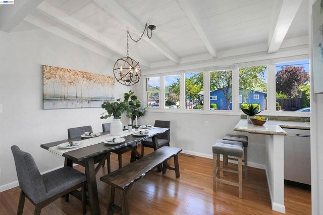 278 Saint Andrews St, Hayward, CA 94544