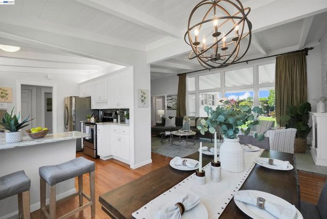 278 Saint Andrews St, Hayward, CA 94544