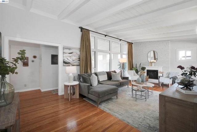 278 Saint Andrews St, Hayward, CA 94544