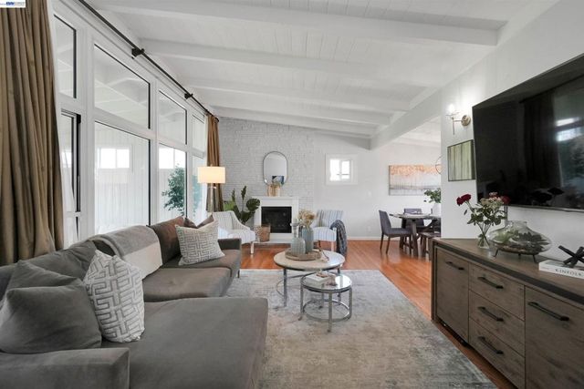 278 Saint Andrews St, Hayward, CA 94544